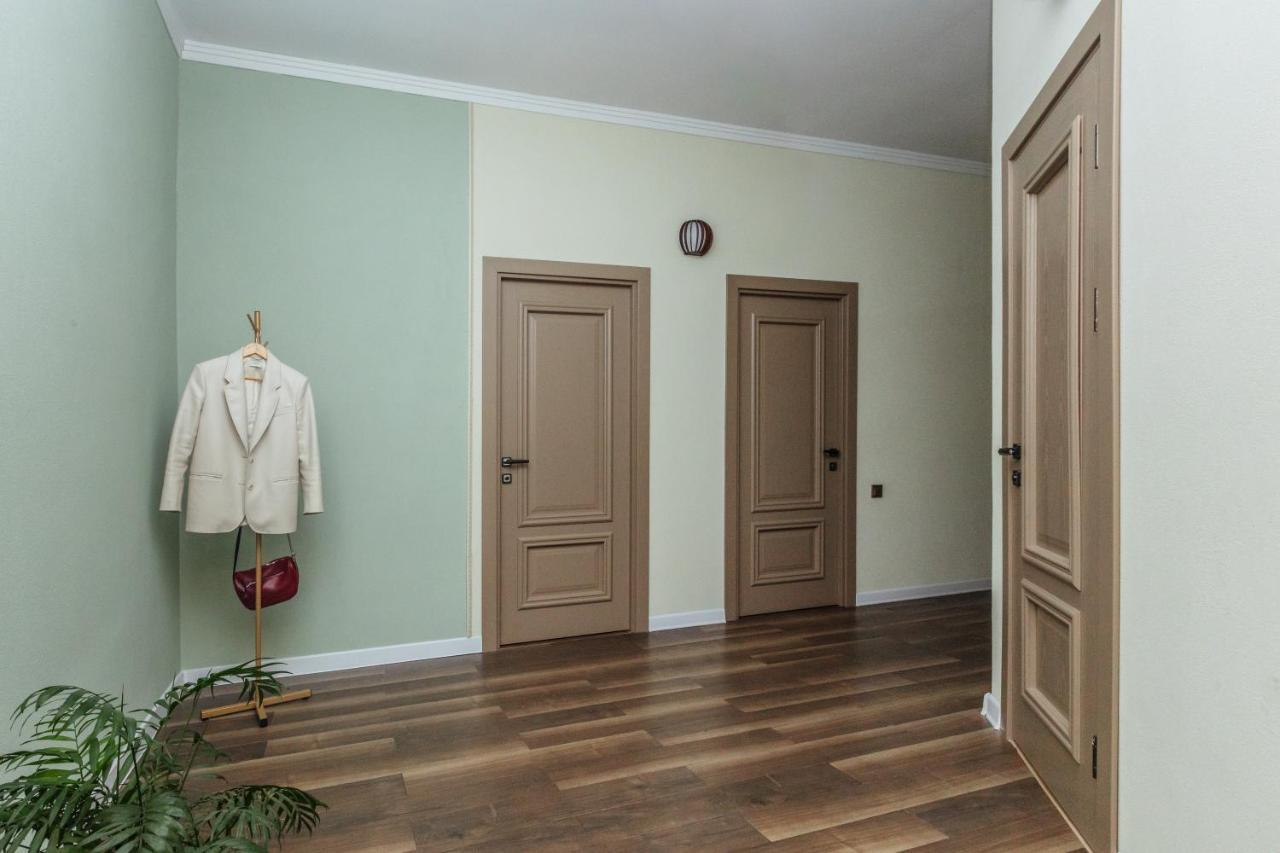 Просторные Апартаменты Класса Люкс Sochumi Exterior foto