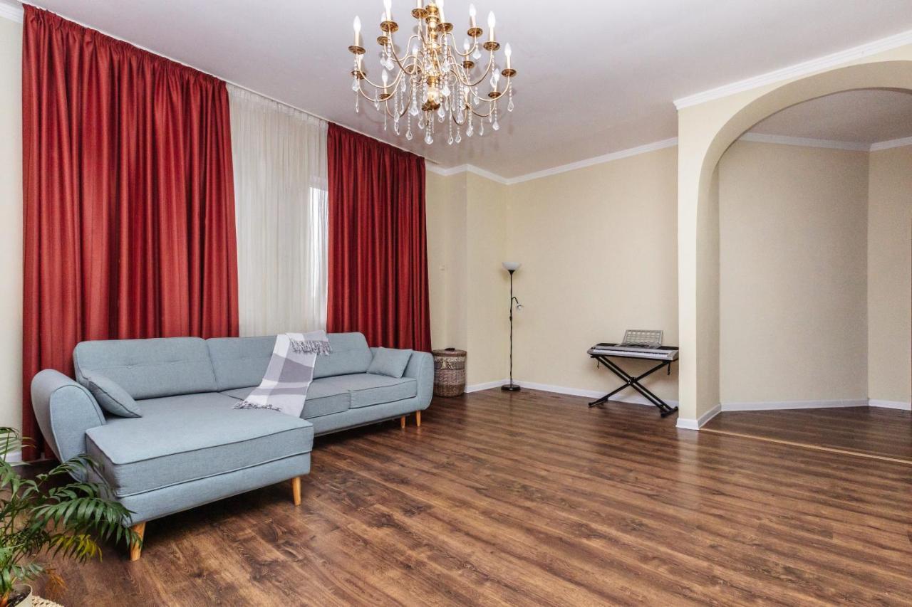 Просторные Апартаменты Класса Люкс Sochumi Exterior foto