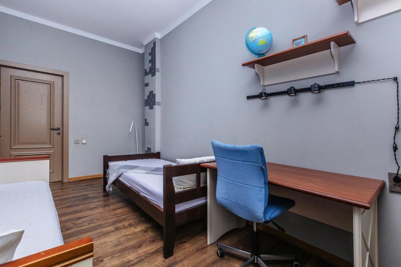 Просторные Апартаменты Класса Люкс Sochumi Exterior foto